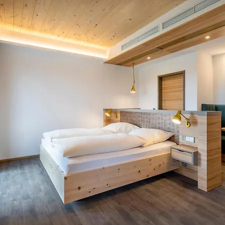 Otel Frechdachs 4*