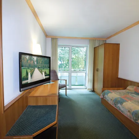 Frechdachs 4*