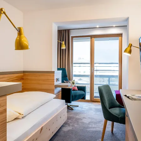 Hotel Frechdachs 4*